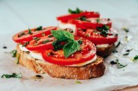 caprese-toast