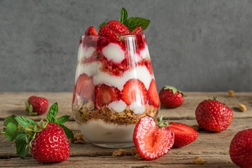 strawberry-parfait