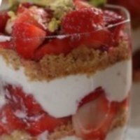 strawberry yogurt parfait recipe