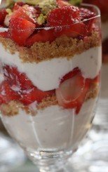 strawberry yogurt parfait recipe